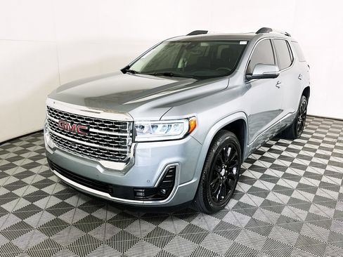 Used 2023 GMC Acadia Denali w/ Denali Technology Package FWD image 7