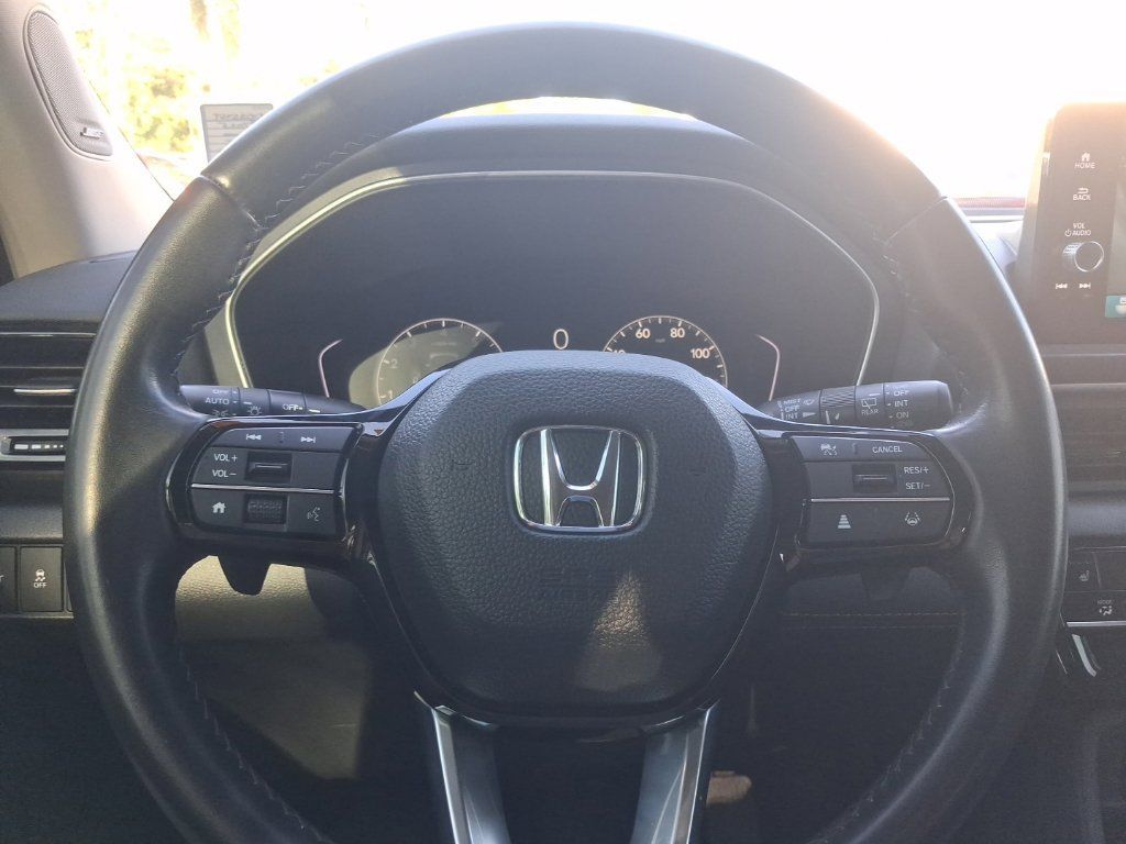 Used 2025 Honda Pilot Touring image 33