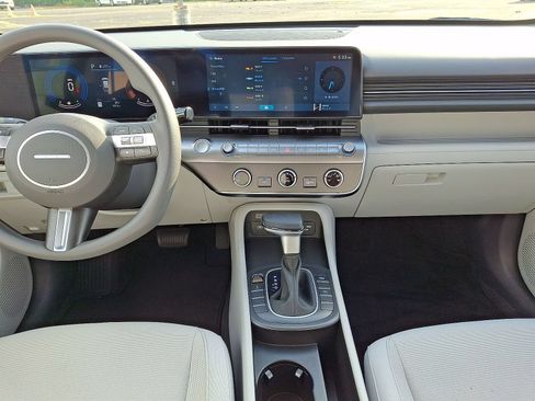Certified 2025 Hyundai Kona SE AWD/4WD image 10