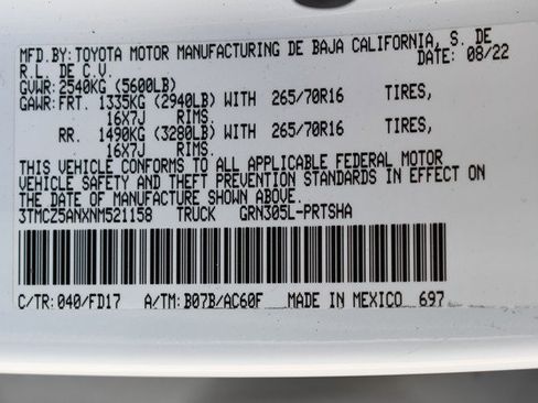 Used 2022 Toyota Tacoma TRD Off-Road image 33