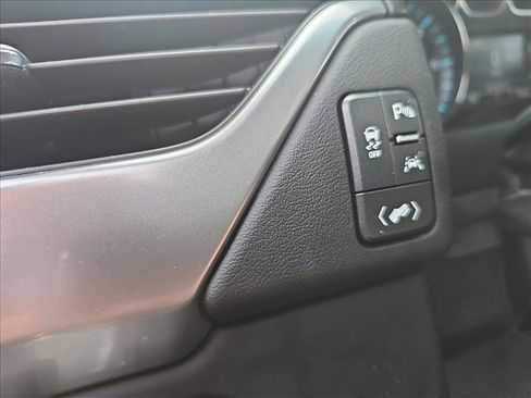 Used 2018 Chevrolet Tahoe LT image 19