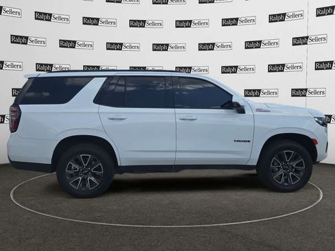 Used 2023 Chevrolet Tahoe Z71 w/ Luxury Package AWD/4WD image 7