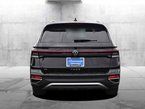 New 2026 Volkswagen Taos SE FWD image 6
