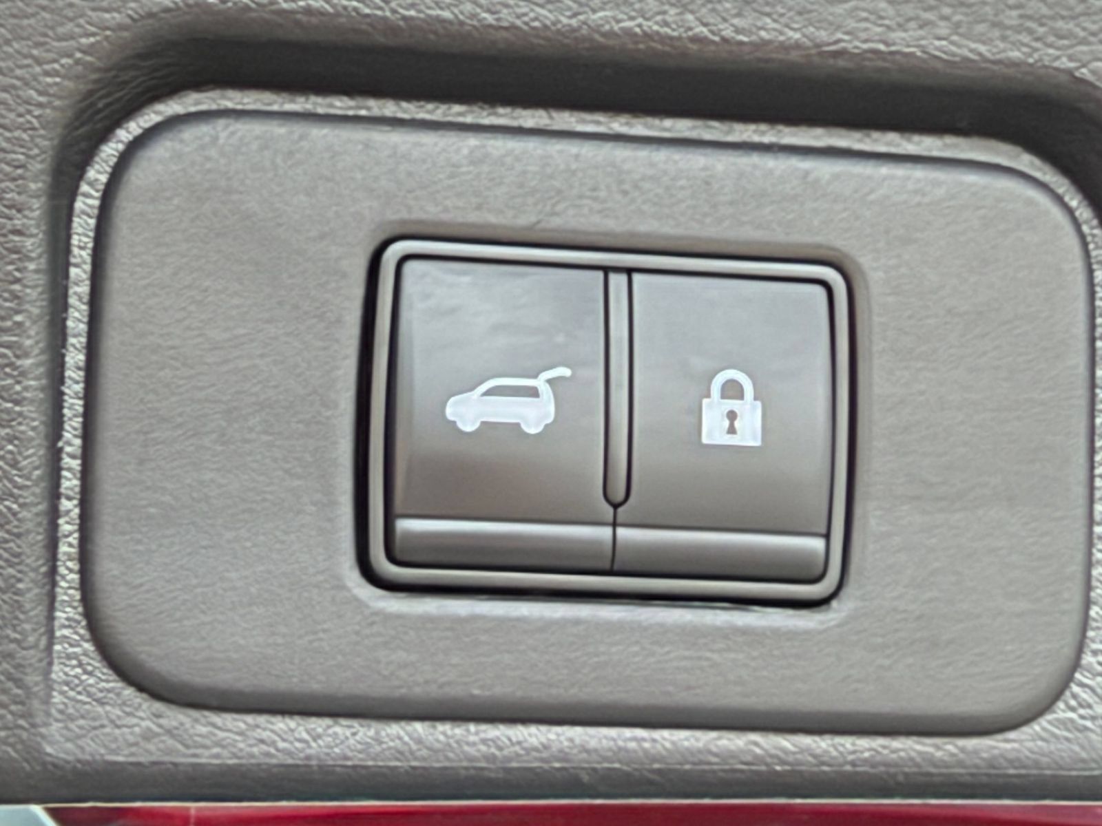 Used 2025 Nissan Rogue SV AWD/4WD image 22