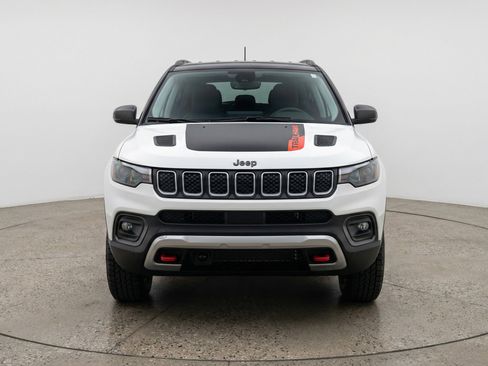 Used 2025 Jeep Compass Trailhawk AWD/4WD image 2