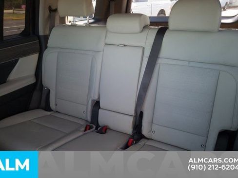 Certified 2025 Hyundai Santa Fe Limited image 17