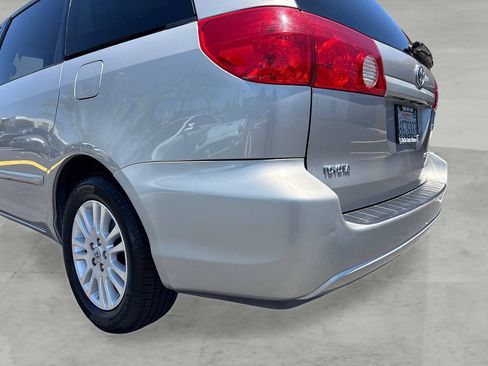 Used 2009 Toyota Sienna LE FWD image 31