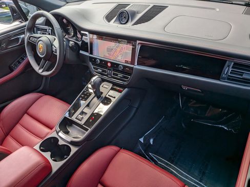 New 2026 Porsche Macan image 27