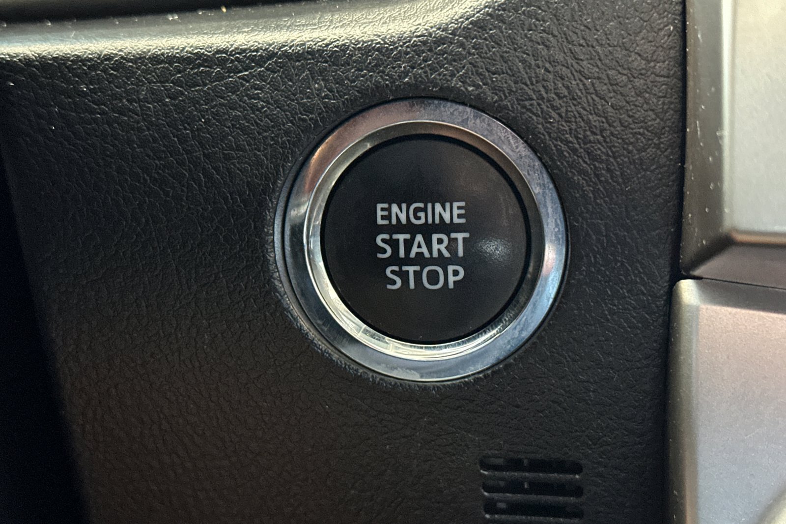 Used 2023 Toyota 4Runner Limited AWD/4WD image 24