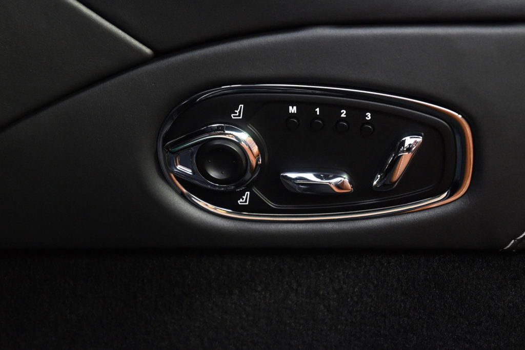 Used 2023 Aston Martin DBS Coupe RWD image 14