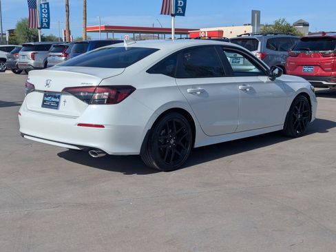 Used 2025 Honda Civic Sport image 4