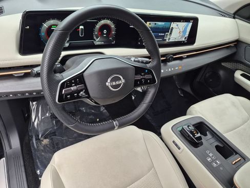 Used 2023 Nissan Ariya FWD image 12