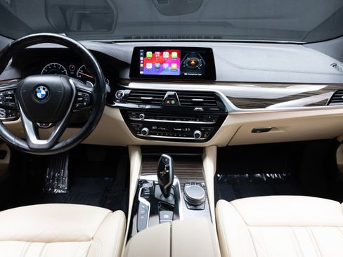 Used 2019 BMW 640i Gran Turismo xDrive image 3