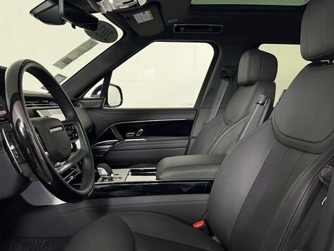 New 2025 Land Rover Range Rover Long Wheelbase SE AWD/4WD image 5