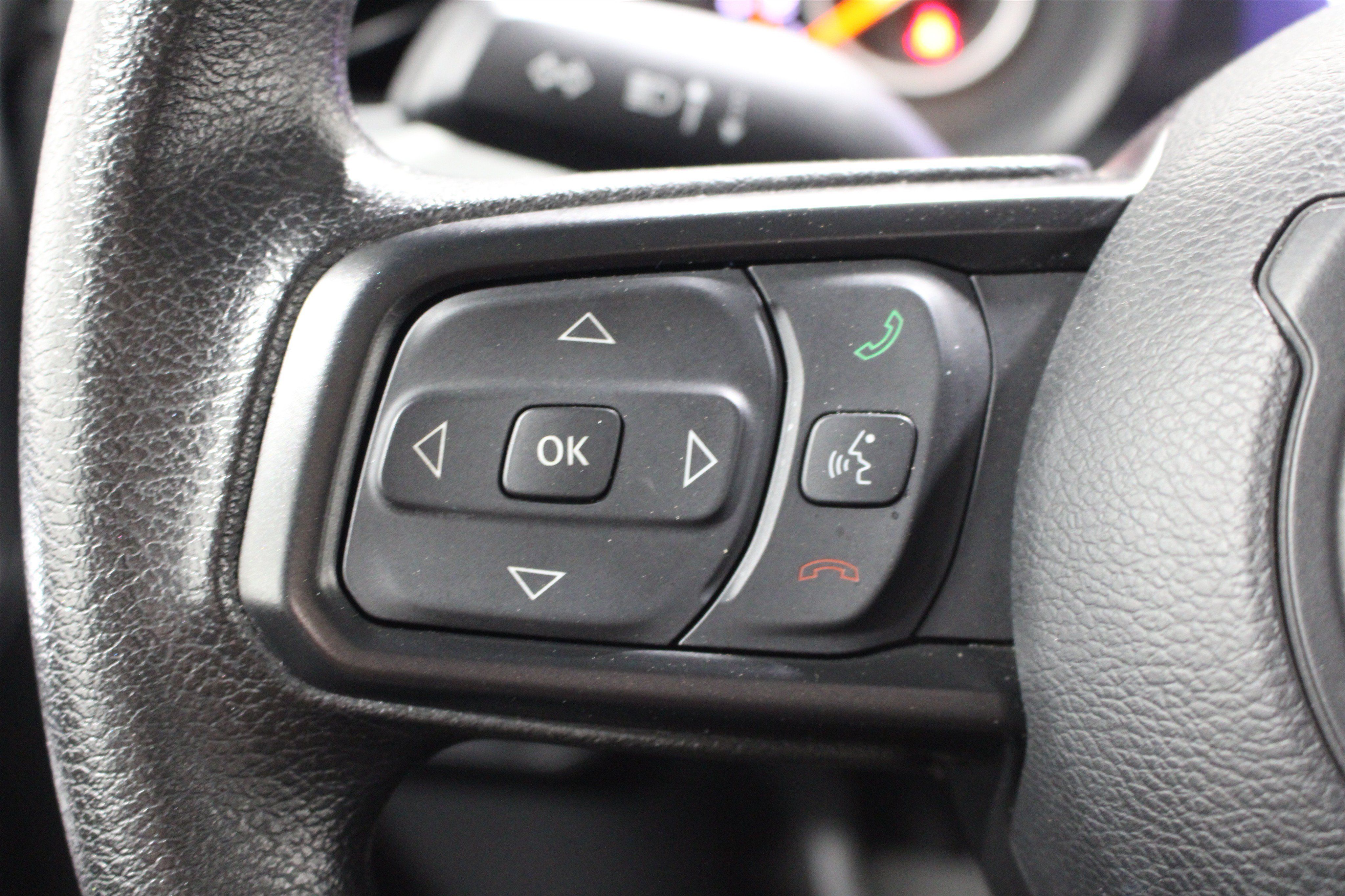 Used 2025 Jeep Gladiator Sport AWD/4WD image 12