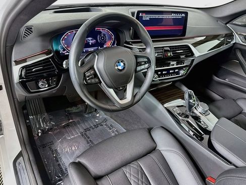 Used 2023 BMW 530i xDrive w/ Premium Package AWD/4WD image 9