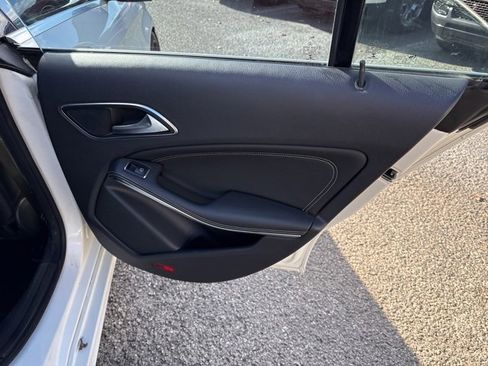 Used 2014 Mercedes-Benz CLA 250 image 18
