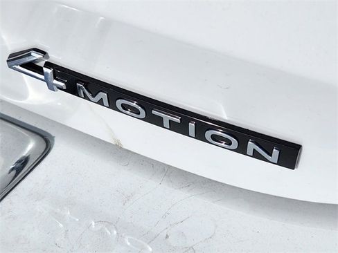 New 2026 Volkswagen Tiguan SE image 10