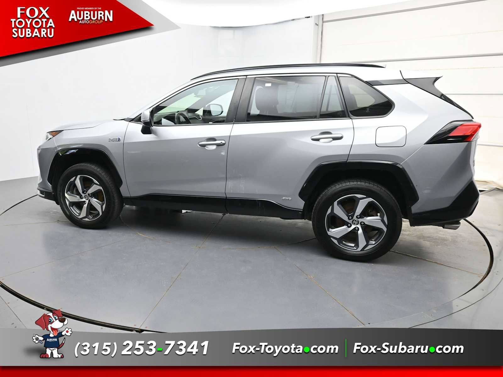 Used 2021 Toyota RAV4 SE w/ Weather & Moonroof Package AWD/4WD image 18