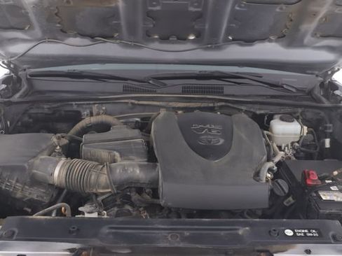 Used 2017 Toyota Tacoma SR5 AWD/4WD image 15