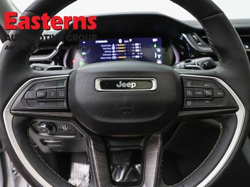 Used 2022 Jeep Grand Cherokee Limited 4xe w/ Luxury Tech Group II AWD/4WD image 10