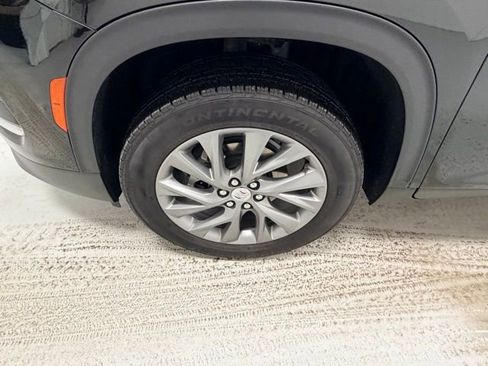 Certified 2025 Buick Enclave Preferred image 18