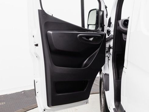 Used 2025 Mercedes-Benz Sprinter 2500 image 5