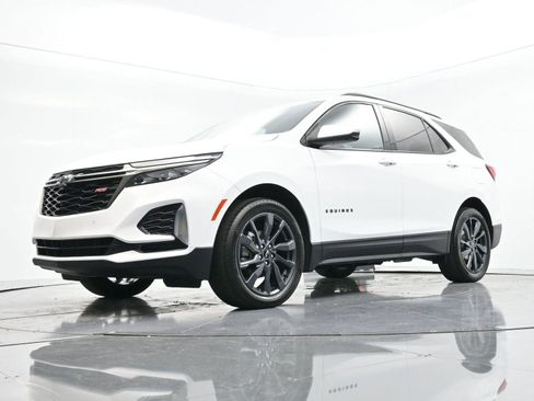 Used 2023 Chevrolet Equinox RS image 40
