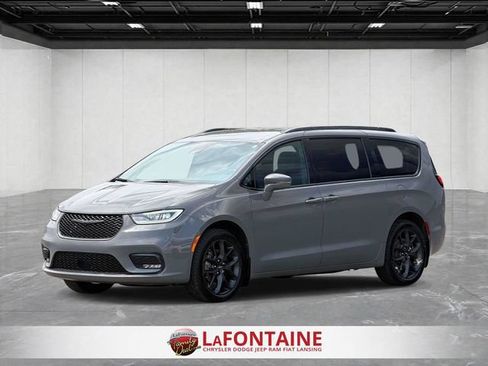 Used 2022 Chrysler Pacifica Touring-L w/ S Appearance Package AWD/4WD image 1