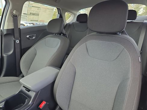 New 2026 Kia K4 FWD image 21