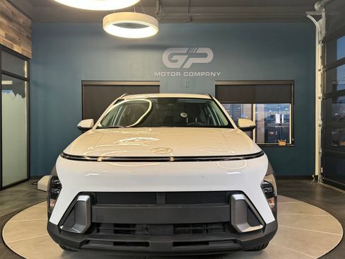 Used 2024 Hyundai Kona SEL w/ Convenience Package FWD image 8