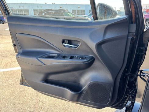 Used 2025 Nissan Versa SV image 18