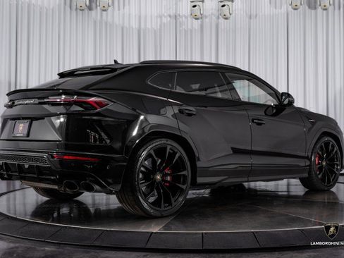Used 2019 Lamborghini Urus image 17