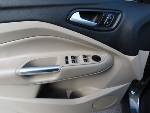 Used 2019 Ford Escape SEL image 24