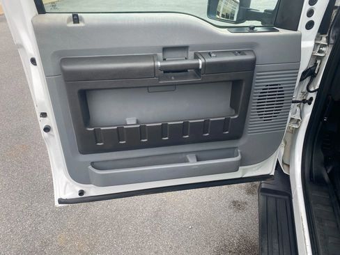Used 2012 Ford F350 XL w/ PWR Equipment Group image 9