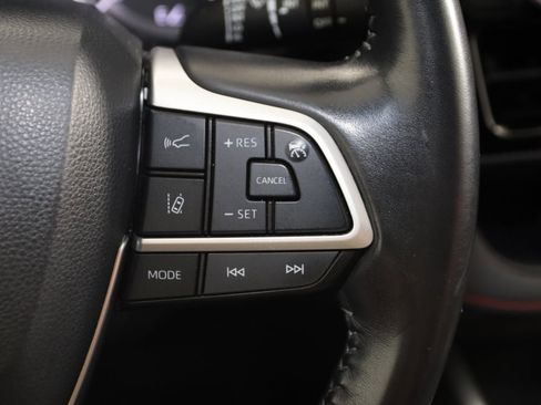 Used 2022 Toyota Highlander XSE image 38