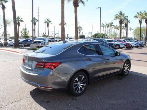 Used 2017 Acura TLX image 5