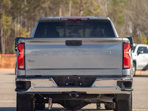 Used 2024 Chevrolet Silverado 2500 LTZ w/ LTZ Plus Package image 7