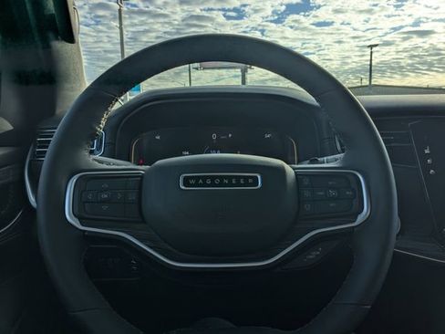 Used 2022 Jeep Wagoneer Series III image 20