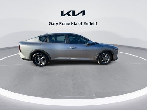 Used 2025 Kia K4 LXS image 9