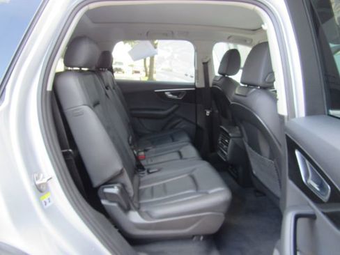 Used 2022 Audi Q7 3.0T Premium w/ Convenience Package image 26
