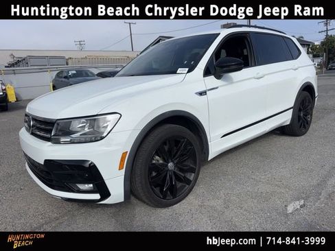 Used 2020 Volkswagen Tiguan SE R-Line image 1