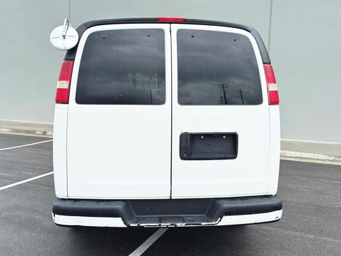 Used 2013 Chevrolet Express 1500 RWD image 4