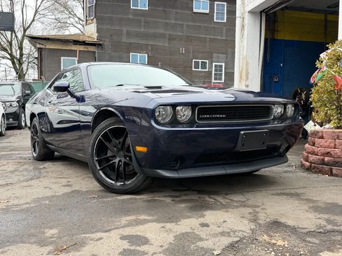 Used 2014 Dodge Challenger SXT RWD image 13