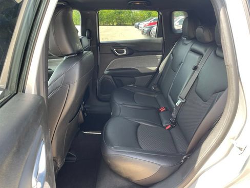 Used 2024 Jeep Compass Latitude AWD/4WD image 10