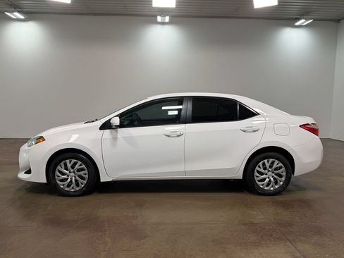 Used 2017 Toyota Corolla L FWD image 6