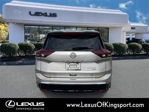 Used 2024 Nissan Rogue Platinum w/ Platinum Premium Package image 4