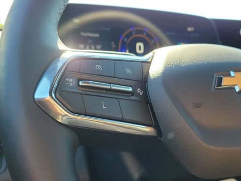 Used 2025 Chevrolet Equinox LT image 30