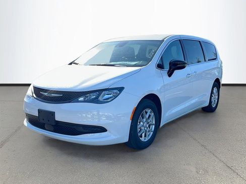 New 2026 Chrysler Voyager LX image 3