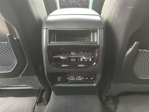 Used 2023 Jeep Grand Cherokee Overland AWD/4WD image 28